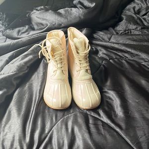These are duck boots by the brand sugar